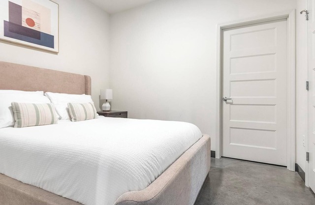 Landing | Stunning 1BD, Clubhouse, Gym