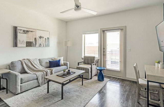 Landing | Stunning 1BD, Gym, Pool