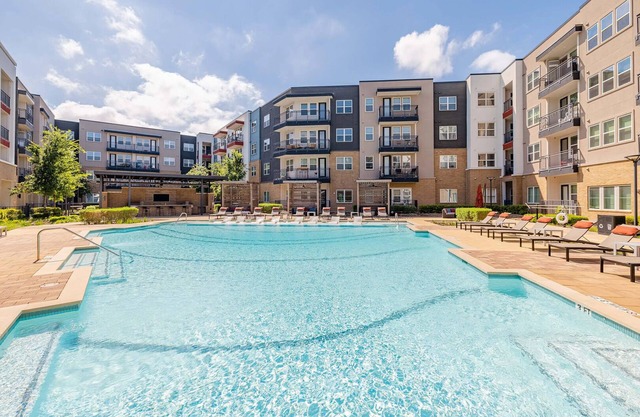 Landing | Stunning 1BD, Pool, Courtyard