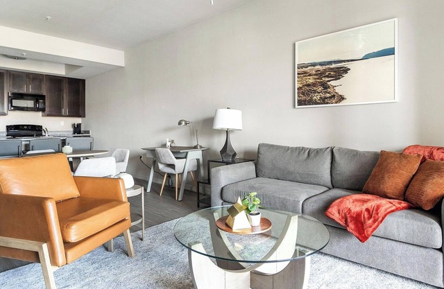 Landing | Stunning 1BD, Gym, Game Room