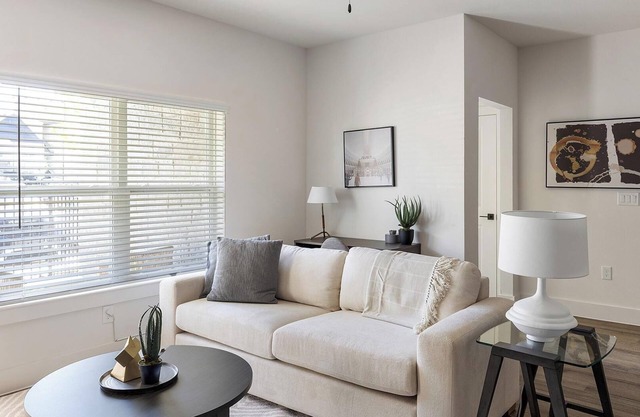 Landing | Stunning 2BD, Clubhouse, Gym