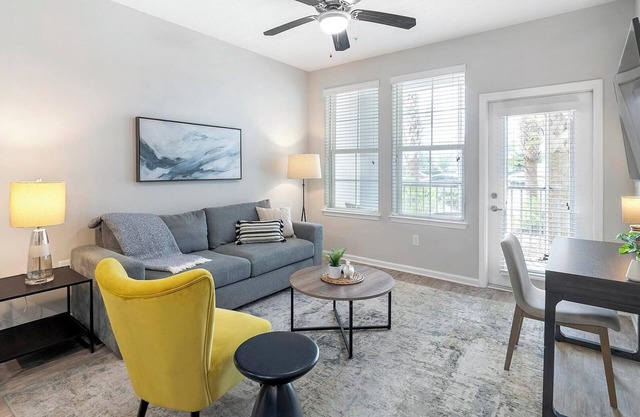 Landing | Stylish 1BD, Pool, Clubhouse
