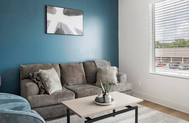 Landing | Stylish 1BD, Rooftop Lounge