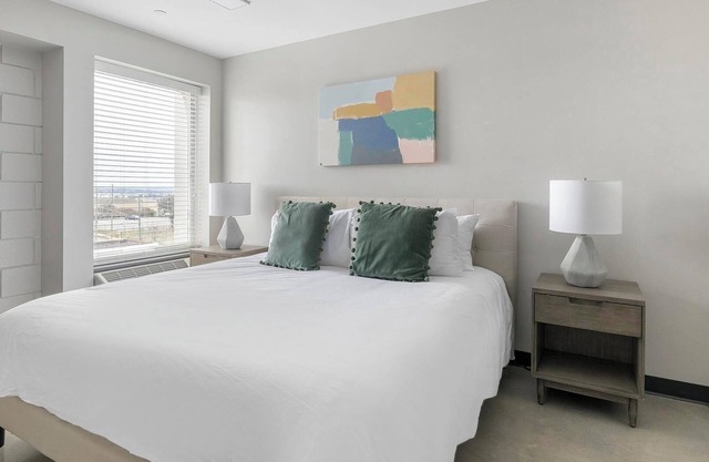 Landing | Stylish 1BD, Courtyard, Gym