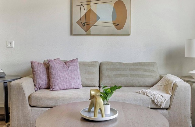 Landing | Stylish 1BD, Yoga Studio, Gym