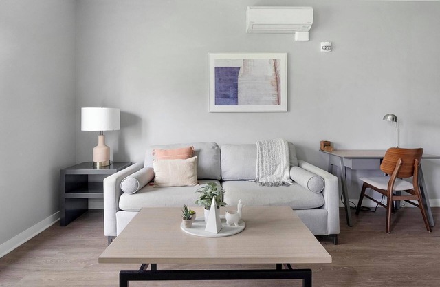 Landing | Stylish Studio, Pool, Gym
