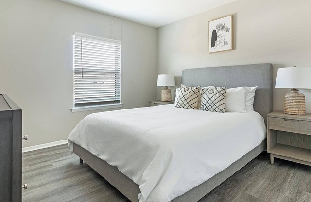 Landing | Stylish 2BD, Gym, Pool