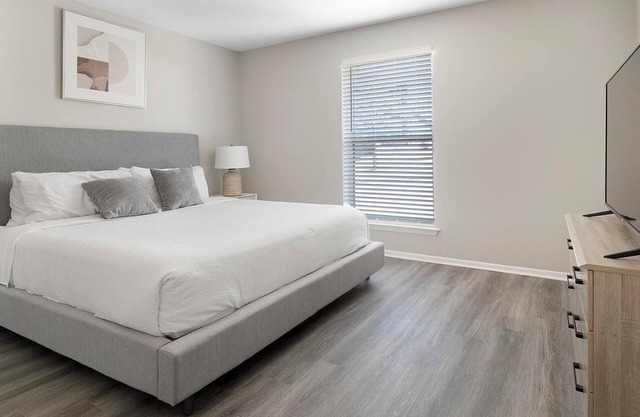 Landing | Stylish 1BD, Gym, Pool