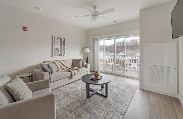 Landing | Stylish 2BD, Gym, Clubhouse