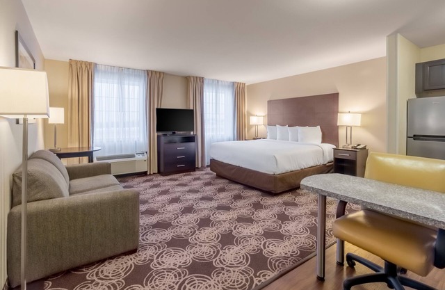 Landmark Suites