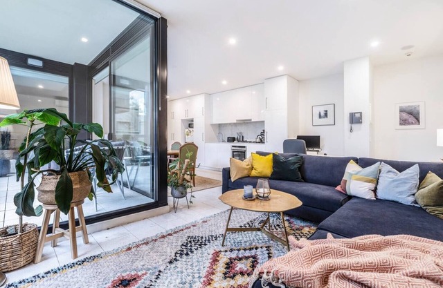 Laneway Leisure Leafy Delight in Heart of Fitzroy