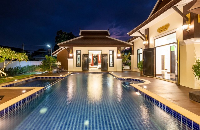 Lanna Kamin Pool Villa Airport