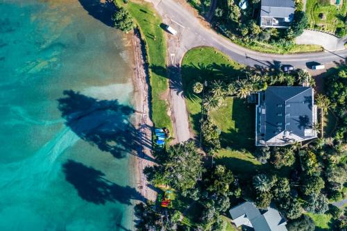 Lannan Beach House - Stay Waiheke