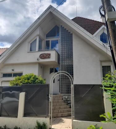 Lara Guest House