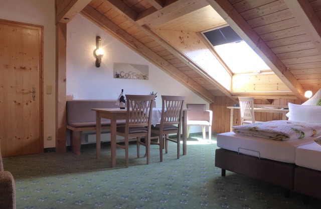 Large 1-room apartment "Hochvogel" with optional hotel service