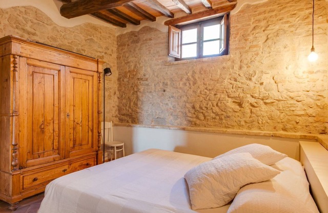 Large 2-room apartment with shared pool, Wi-Fi and air conditioning