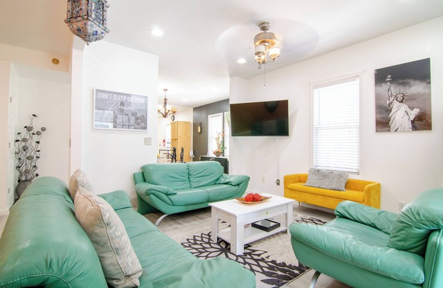 Large 3-Bedroom Retreat in North Bergen – The Ultimate NYC Escape!