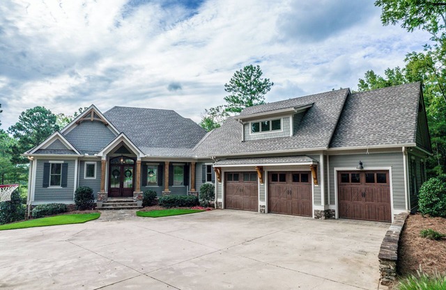 Large 4-bedroom+bonus rm, pool, pond in pecan orchard in charming Milledgeville