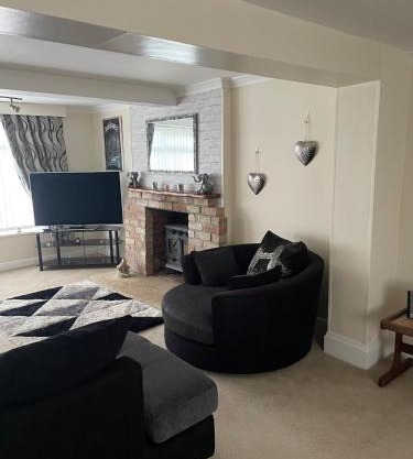 Large 4 bedroom house