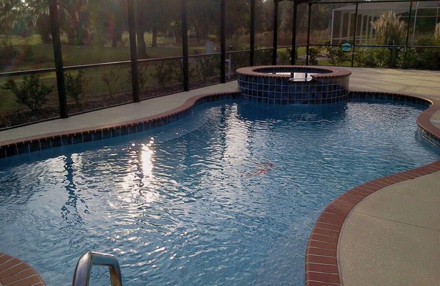 Large 4-bedroom villa with pool and hot tub