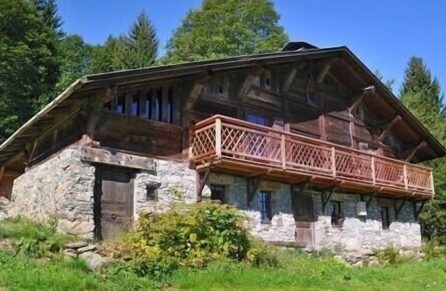 Large alpine chalet 250 m2 with all comforts for 25 people in Cordon (74)