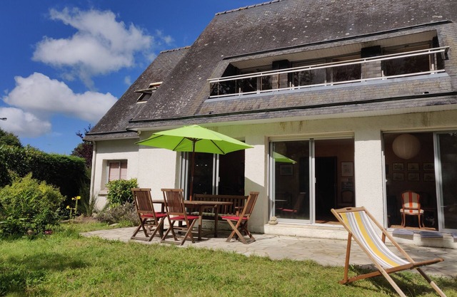 Large and beautiful vacation home (5 bedrooms and large living room of 40 m2)