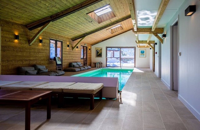 Large and friendly chalet with indoor pool