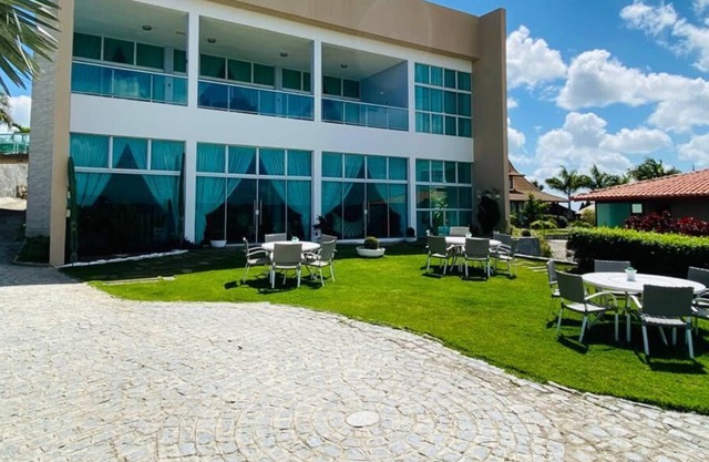 Large and luxurious house in the exclusive Bosque da Colina condominium in Gravata