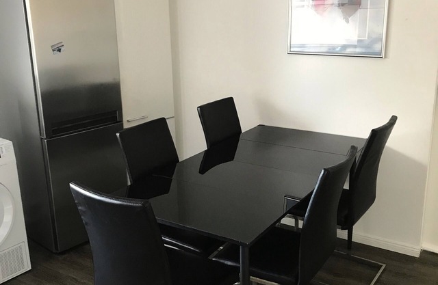 Large apartment with 2 bathrooms and 2 large parking spaces