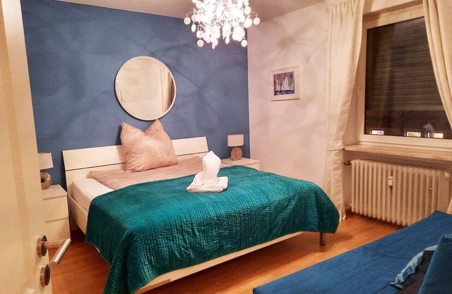 Large Apartment by the Train Station – Near Munich