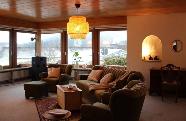 Large apartment with balcony Sulzbergblick, 700m from the center, for families