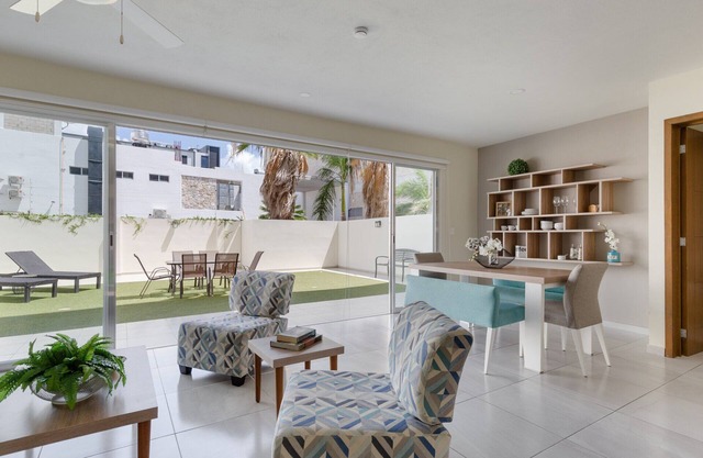 Large apartment with pool and terrace!