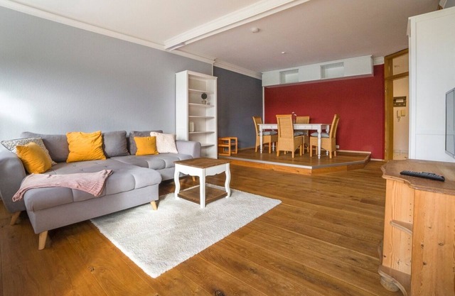 Large bright apartment in the middle of the countryside, family and pet friendly