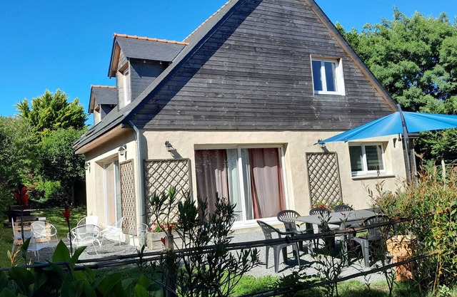Large bright house in the countryside, 5 minutes from the sea