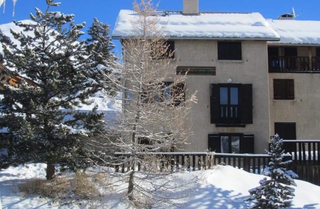 LARGE chalet with garden in Molines-en-Queyras, sleeps 19, fully equipped.