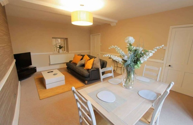 Large Clifton One Bed Flat + Parking