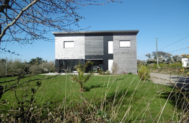 Large comfortable house near the beaches and the port