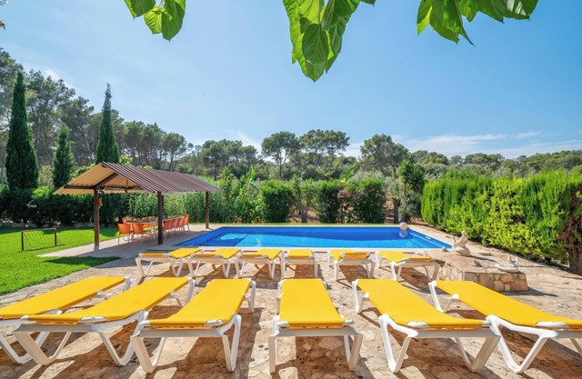 Large Country House for 11 people with Pool & A/C