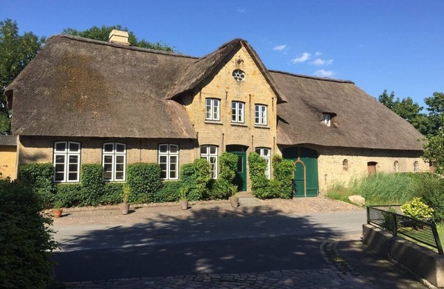 large, cozy apartment under reet in the listed geesthardenhaus