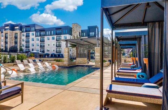 Large Dallas 1 Bedroom with Balcony View - Luxury Amenities - Near Galleria Mall