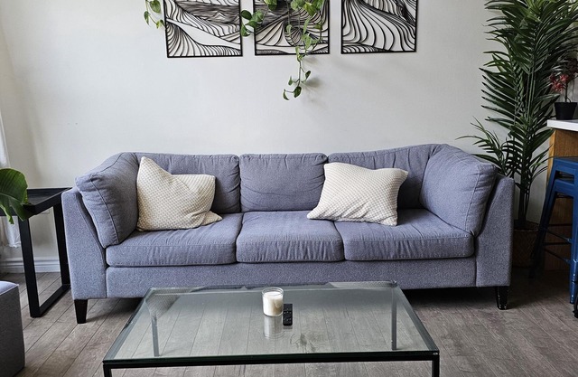 Large downtown Toronto townhouse. Perfect for large groups and families!