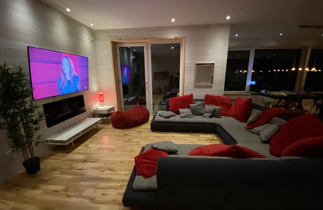 Large Eco Passive Chalet + Hot Tub/6 bedrooms (14 pers.)