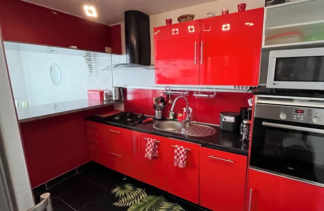 Large family apartment for 6 to 10 people (1 BB bed available)