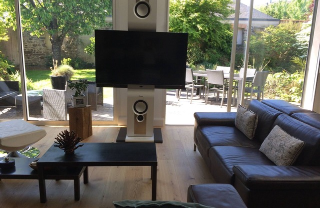 Large family home in the heart of town
