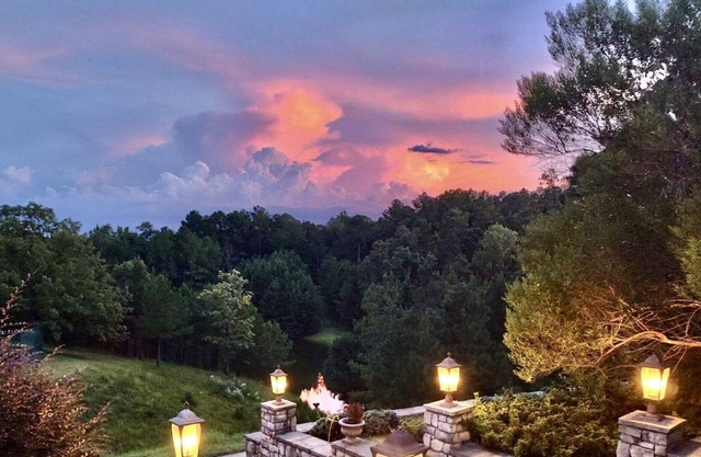 Large family retreat/Game day Home/ 9000sq Ft.
