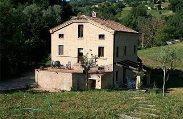 Large Farmhouse in peaceful location with large pool letting fast.