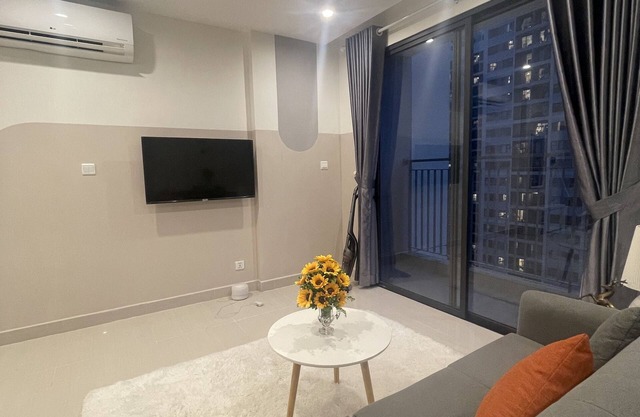 Large full service’s apartment with 02 bed rooms