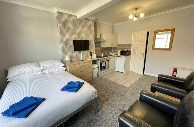Large Ground Floor Holiday Apartment - Flat 12