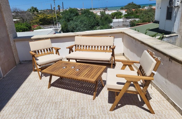 Large Holiday house very close to Spiaggiabella beach, m710