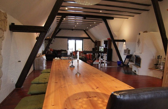 Large holiday home, 4-14 people, 90sqm living / dining room. 2 fireplaces, sauna, billiards, table football